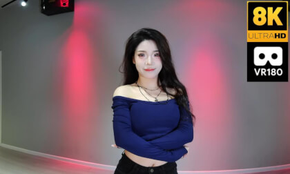Xiaoyuan dancing in jeans 01