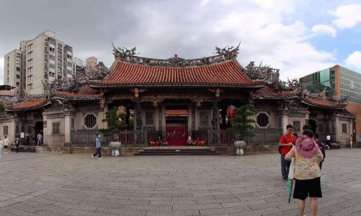 Taipei Monga Longshan Temple and surrounding areas