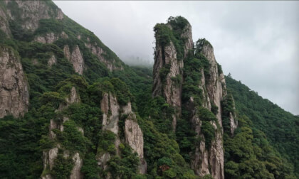 Cretaceous Remains, Dahua Mountain (similar to Zhangjiajie)白垩纪遗迹 大化山(类似张家界) VR Video Cretaceous Remains, Dahua Mountain (similar to Zhangjiajie)白垩纪遗迹 大化山(类似张家界) VR
