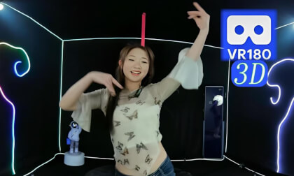 AnAn_All Living Things_Dance_24-12-6_04_iris3 VR Video AnAn_All Living Things_Dance_24-12-6_04_iris3 VR