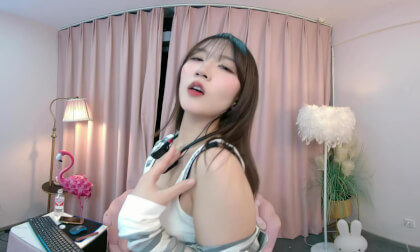 RouRou_Hush_Dance_25.4.3_1_prob VR Video RouRou_Hush_Dance_25.4.3_1_prob VR