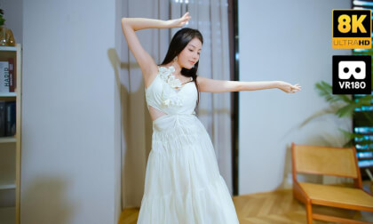 Beautiful dancer Waving her hands and skirt VR Video Beautiful dancer Waving her hands and skirt VR