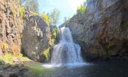 Beaver Creeek Waterfall Summer (8K, 360) Beaver Creeek Waterfall Summer (8K, 360)