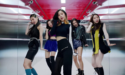 DALLA DALLA VR Video DALLA DALLA VR