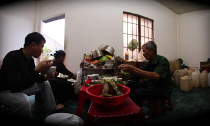 BỮA CƠM GIA ĐÌNH VR Video BỮA CƠM GIA ĐÌNH VR