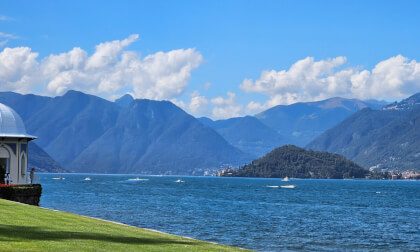 Bellagio Garden Gazebo 8K 360VR VR Video Bellagio Garden Gazebo 8K 360VR VR
