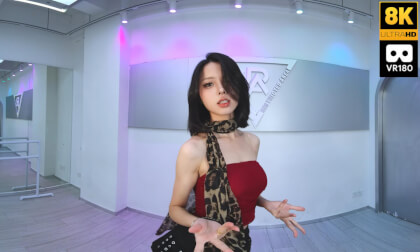 Siyao is practicing dancing