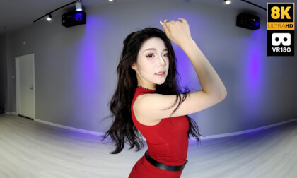 Xiaoyuan dances in a red dress