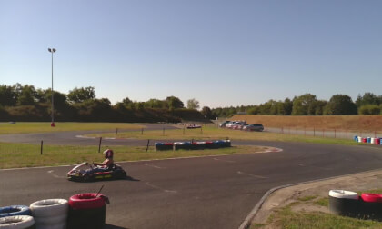 Karting Enfant vs Karting adulte VR Video Karting Enfant vs Karting adulte VR