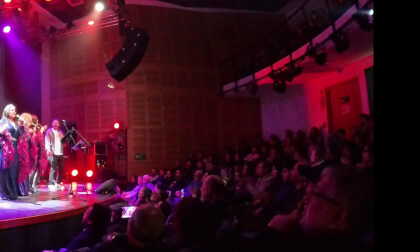 Olivianetonband -Olivia Newton John tribute in Santiago de Chile VR Video Olivianetonband -Olivia Newton John tribute in Santiago de Chile VR