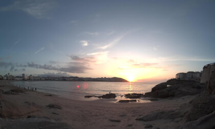 Puesta de sol en la playa del Orzán. A Coruña (VR180 3D) VR Video Puesta de sol en la playa del Orzán. A Coruña (VR180 3D) VR