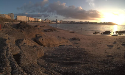 Cae la tarde en la playa del Orzán. A Coruña (VR180 3D) VR Video Cae la tarde en la playa del Orzán. A Coruña (VR180 3D) VR