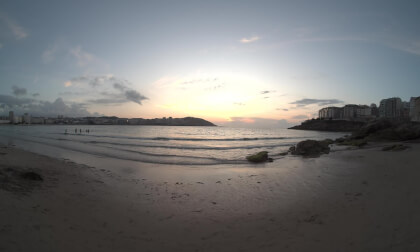 Baño en el Orzán con la puesta de sol. A Coruña (VR180 3D) VR Video Baño en el Orzán con la puesta de sol. A Coruña (VR180 3D) VR