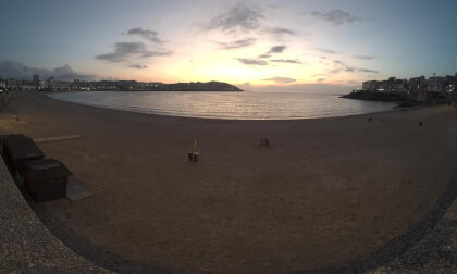 La playa del Orzán una noche de verano. A Coruña (VR180 3D) VR Video La playa del Orzán una noche de verano. A Coruña (VR180 3D) VR