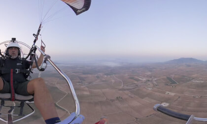 🌅 Paramotor Flight over Pinoso | Foggy Sunrise in 360º VR Video 🌅 Paramotor Flight over Pinoso | Foggy Sunrise in 360º VR