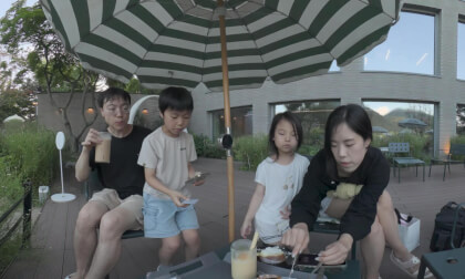 A Relaxing Day at Cafe Loeite on the North Han River A Relaxing Day at Cafe Loeite on the North Han River