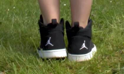 Model Maria jumps and presents her Jordan Flight Legend Sneakers by Nike VR Video Model Maria jumps and presents her Jordan Flight Legend Sneakers by Nike VR