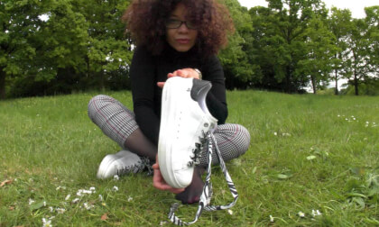 Model Maria shows you exactly her favorite shoes, Rieker R-Evolution sneakers worn with nylons VR Video Model Maria shows you exactly her favorite shoes, Rieker R-Evolution sneakers worn with nylons VR