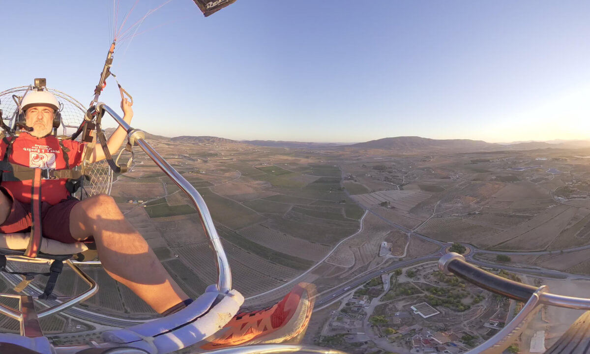 Sunrise Paramotor Flight from Pinoso towards Culebrón – 360° Experience