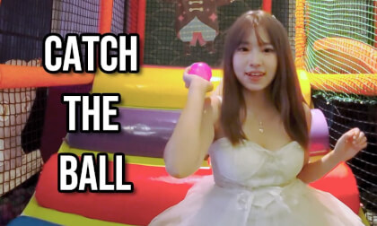 Come play with me! Catch it!-Immersive Girlfriend Series VR Video Come play with me! Catch it!-Immersive Girlfriend Series VR