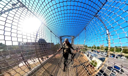 Zoo Dvůr Králové – przejście po siatce z lin 360 VR Video Zoo Dvůr Králové – przejście po siatce z lin 360 VR