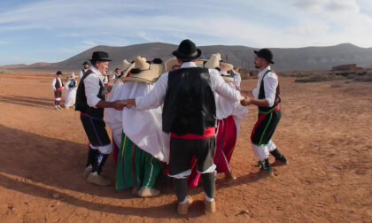 HISTORIA DEL AGUA EN LA OLIVA. Tradiciones en el Mundo Rural. Vídeo en 180° VR Video HISTORIA DEL AGUA EN LA OLIVA. Tradiciones en el Mundo Rural. Vídeo en 180° VR