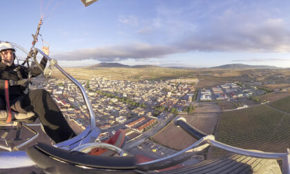 Vuelo en paramotor 360º sobre Pinoso | Primer día de otoño Vuelo en paramotor 360º sobre Pinoso | Primer día de otoño