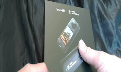 Insta360 X4 BMW Motorrad Edition Unboxing in S3D Insta360 X4 BMW Motorrad Edition Unboxing in S3D