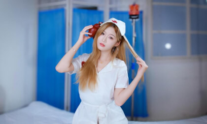 "Your nurse has logged on | 你的护士已上线" | 8k vr180 "Your nurse has logged on | 你的护士已上线" | 8k vr180