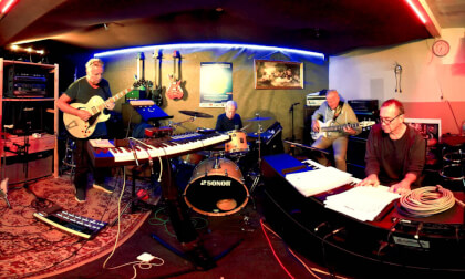 Kühle RetroNEO VR180 8k 101025 Rehearsal N4 Kühle RetroNEO VR180 8k 101025 Rehearsal N4