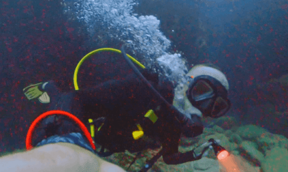 Cave scuba diving - Kabira Bay, Okinawa, Japan VR Video Cave scuba diving - Kabira Bay, Okinawa, Japan VR