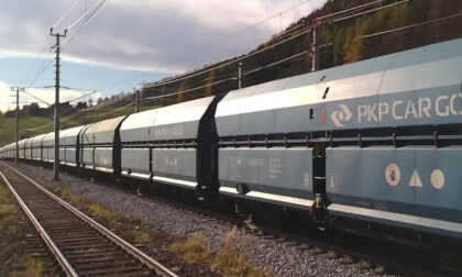 Bahnhof Spital am Semmering mit Lastenzug / Austria Bahnhof Spital am Semmering mit Lastenzug / Austria