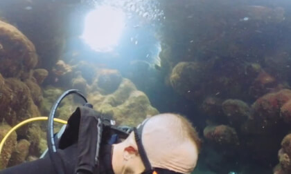 Cave diving Kabira Bay | VR 360 - watch only if you are not claustrophobic !