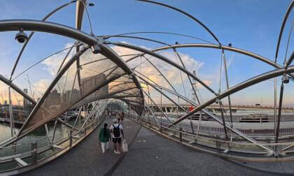 Singapore - Marina Bay - The Helix Bridge 8K 360° VR video VR Video Singapore - Marina Bay - The Helix Bridge 8K 360° VR video VR