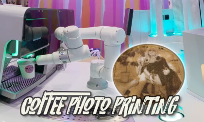 Fully automatic coffee machine robot with latte art photo printing function VR Video Fully automatic coffee machine robot with latte art photo printing function VR