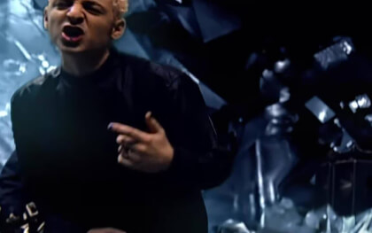Crawling [Official HD Music Video] - Linkin Park_2K