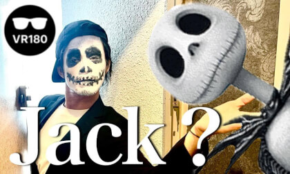 怪しいビジネスを勧誘するジャック風の変な客  A Jack-style customer who tries to recruit you into a shady business.