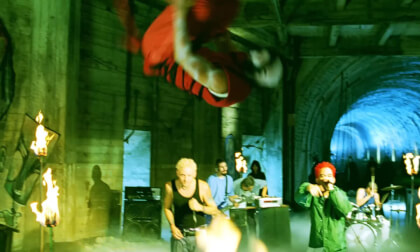 One Step Closer [Official HD Music Video] - Linkin Park_4K_55_5_RIGHT_ONLY_auto_v1.8.3_LRF_Full_SBS