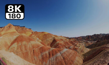 Immersive Viewing of the Seven-Color Danxia