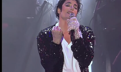 4K - BILLIE JEAN (HIStory Tour, Munich 1997) - Upscale Test _ Michael Jackso_4K_55_5_RIGHT_ONLY_auto_v1.8.3_LRF_Full_SBS