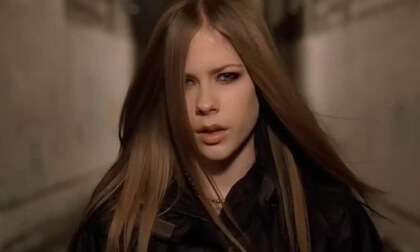 Avril Lavigne - I'm With You [4K]_Full-HD_55_5_RIGHT_ONLY_auto_v1.8.3_LRF_Full_SBS