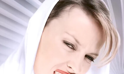 Kylie Minogue - Can't Get You Out Of My Head (Remastered 4K)_Full-HD_60fps_55_5_RIGHT_ONLY_auto_v1.8.3_LRF_Full_SBS