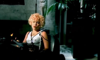 P!nk - Don't Let Me Get Me (Upscale 1080p 60fps Enhanced)_Full-HD_60fps_55_5_RIGHT_ONLY_auto_v1.8.3_LRF_Full_SBS