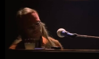 Guns N' Roses - November Rain (2022 Version)_Full-HD_55_5_RIGHT_ONLY_auto_v1.8.6_LRF_Full_SBS