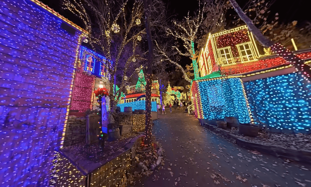 VR360 Christmas in Midtown 8K (11-15-2025) - Silver Dollar City (DJI Osmo 360)