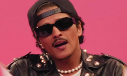 ROSÉ & Bruno Mars - APT. (Official Music Video)_4K_55_5_RIGHT_ONLY_auto_v1.8.6_LRF_Full_SBS