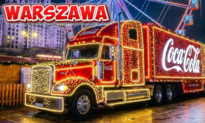 We’ve got it! The 2025 Coca‑Cola Christmas Truck has arrived in Warsaw and is parked right in front of the Palace of Culture and Science (PKiN)! 4K