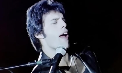 Queen - Don't Stop Me Now - 8K• ULTRA HD (REMASTERED UPSCALE)_4K_55_5_RIGHT_ONLY_auto_v1.8.6_LRF_Full_SBS