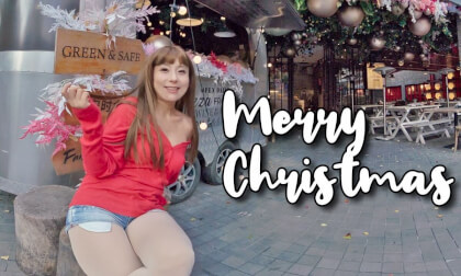 With whoooom are you spending this Christmas? Don’t leave me out 🥹