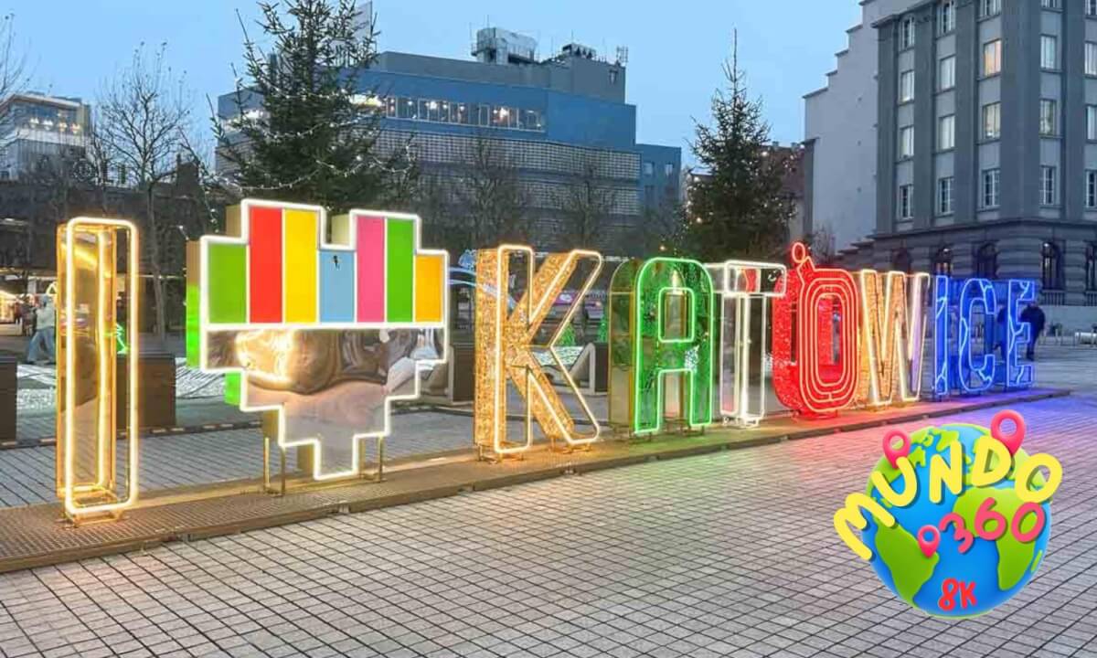 Xmas Katowice Snowing